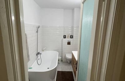 Rent of a comfortable 5-room apartment, 118 m², Old Center, Constanța, Romania